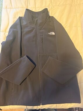 The North Face Men’s Black Softshell Jacket - Full Zip